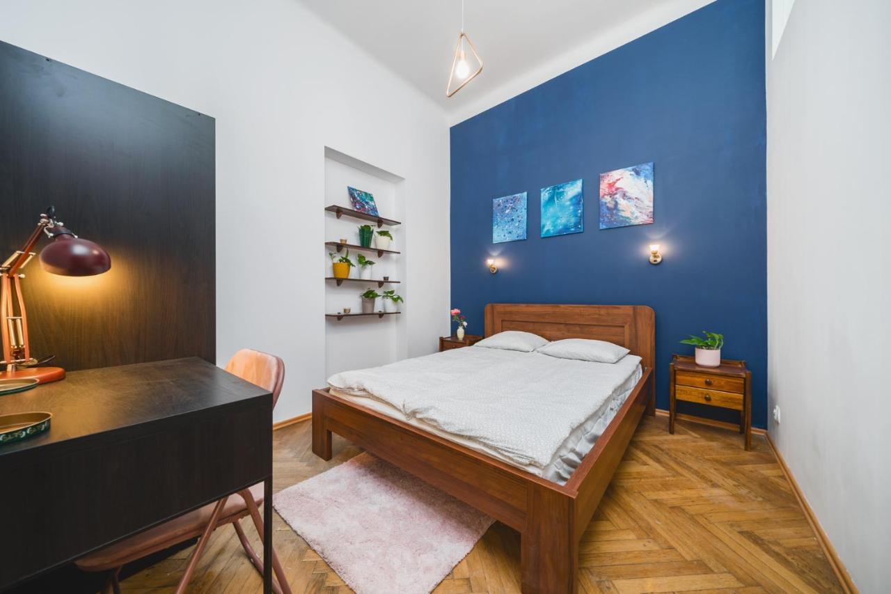 2 Bedroom Apartment Next To The Main Railway Station - By Upstairs Krasków Εξωτερικό φωτογραφία